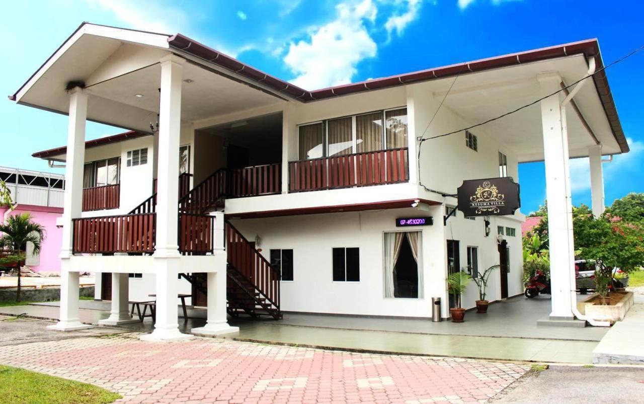 New Kesuma Villa Exclusive Stay Parit Raja Exterior foto
